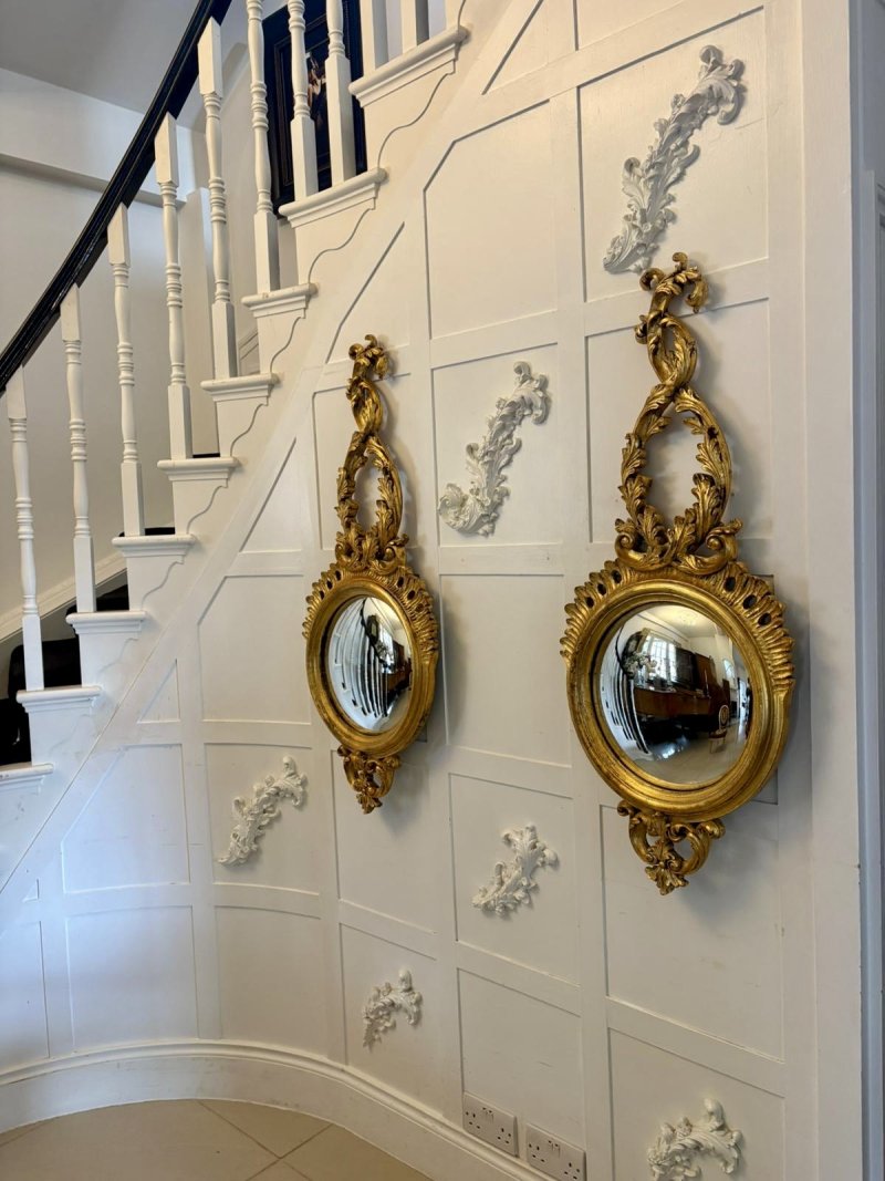 Antique Pair of Regency Style Giltwood Convex Girandole Wall Mirrors - Image 2